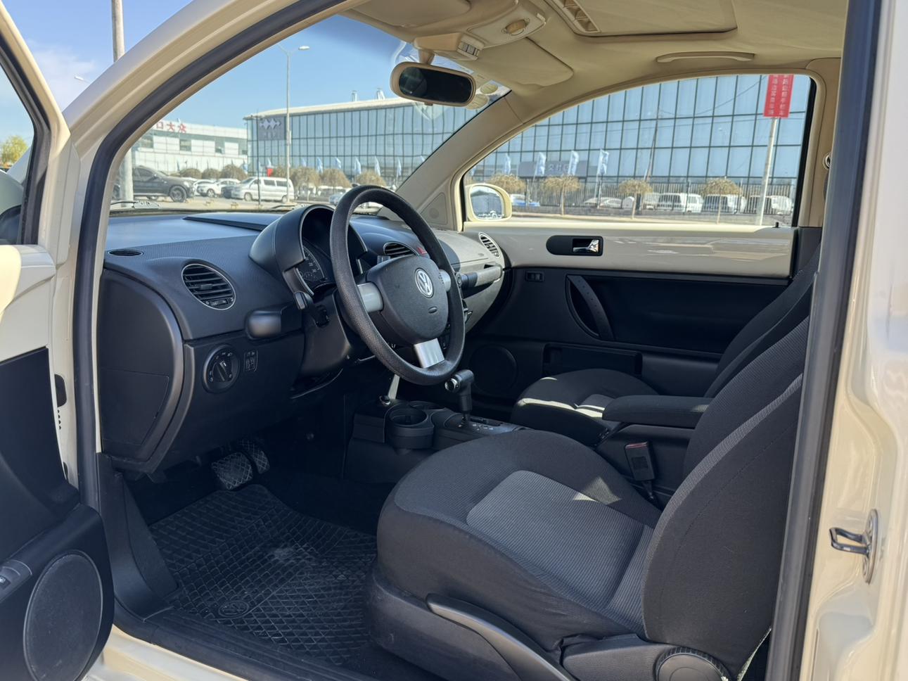 Volkswagen Beetle 2008 thumb 11