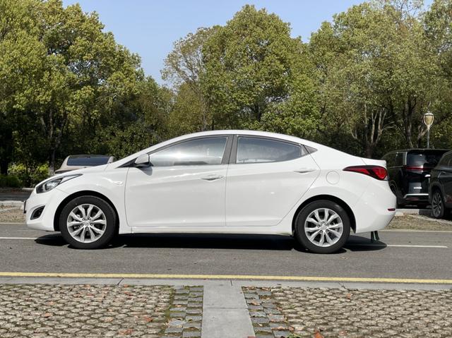 Hyundai Elantra 2016 thumb 2