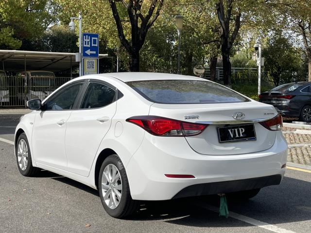 Hyundai Elantra 2016 thumb 3