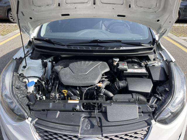 Hyundai Elantra 2016 thumb 6