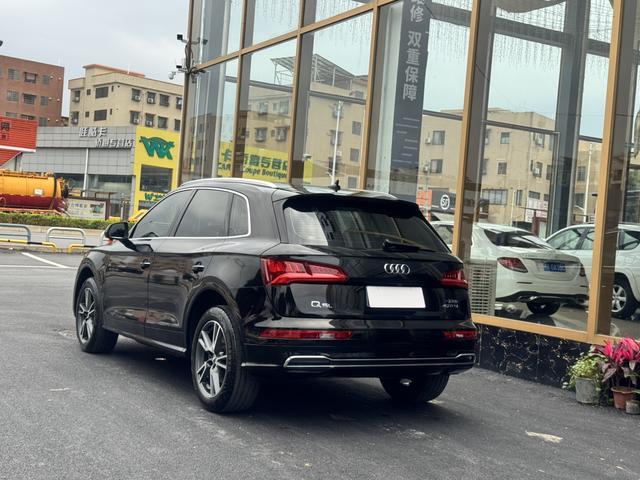 Audi Q5 2018 thumb 3
