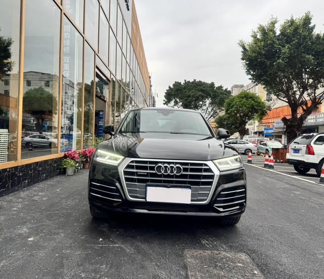 Audi Q5 2018 thumb 9