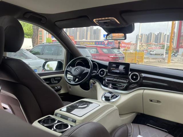 Mercedes-Benz V-Класс 2017 thumb 4