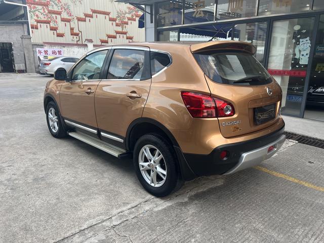 Nissan Qashqai+2 2013 thumb 2