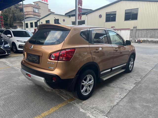 Nissan Qashqai+2 2013 thumb 4