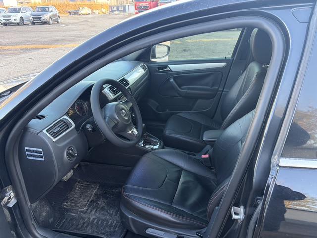 Volkswagen Bora 2012 thumb 6