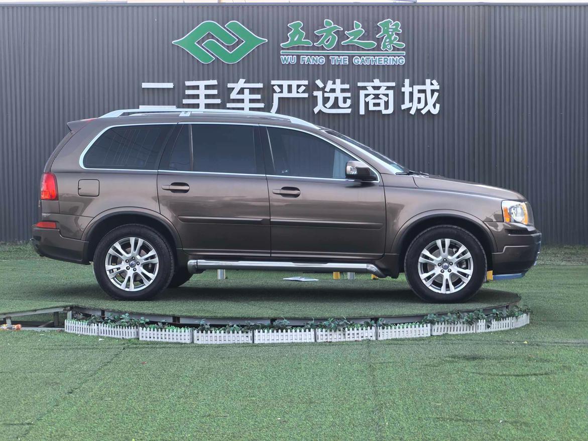Volvo XC90 2013 thumb 6