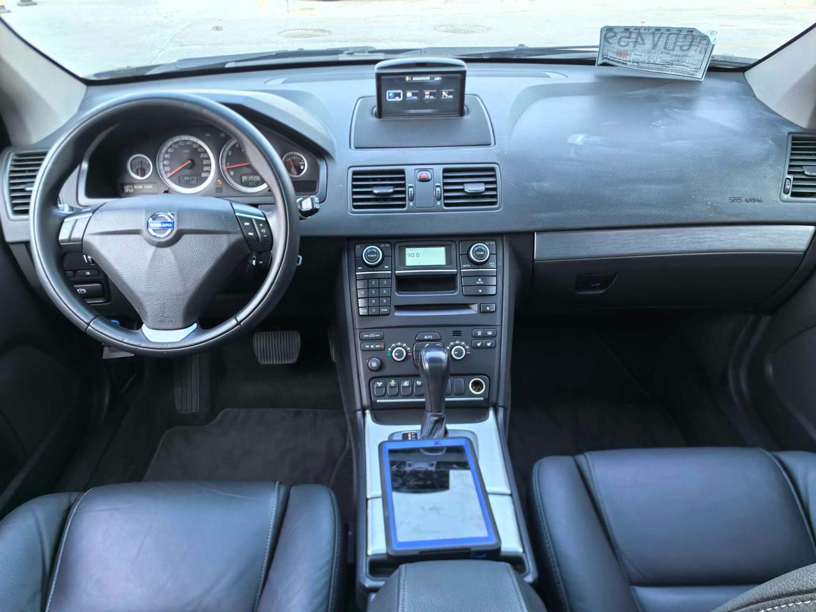 Volvo XC90 2013 thumb 8