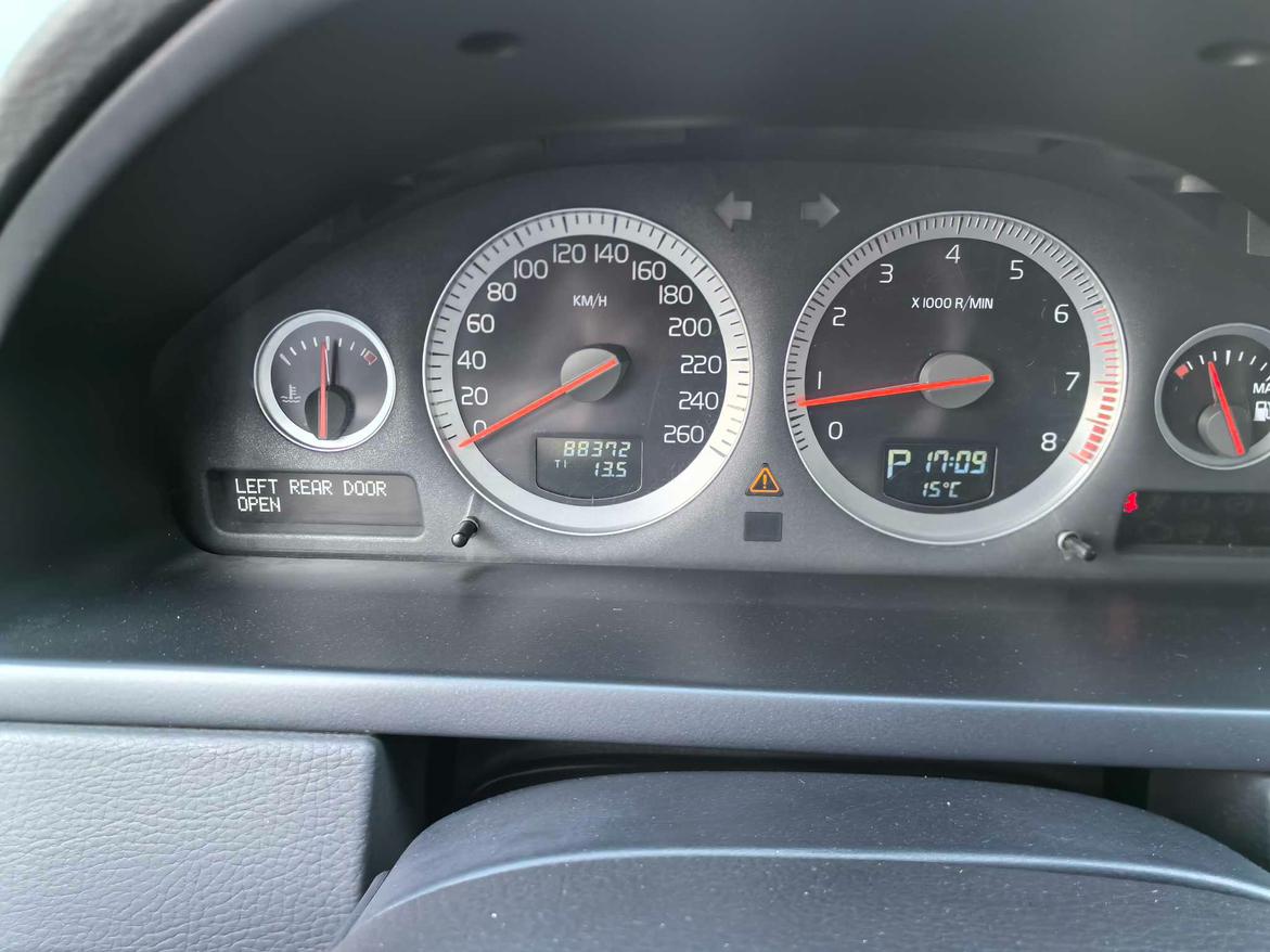 Volvo XC90 2013 thumb 9
