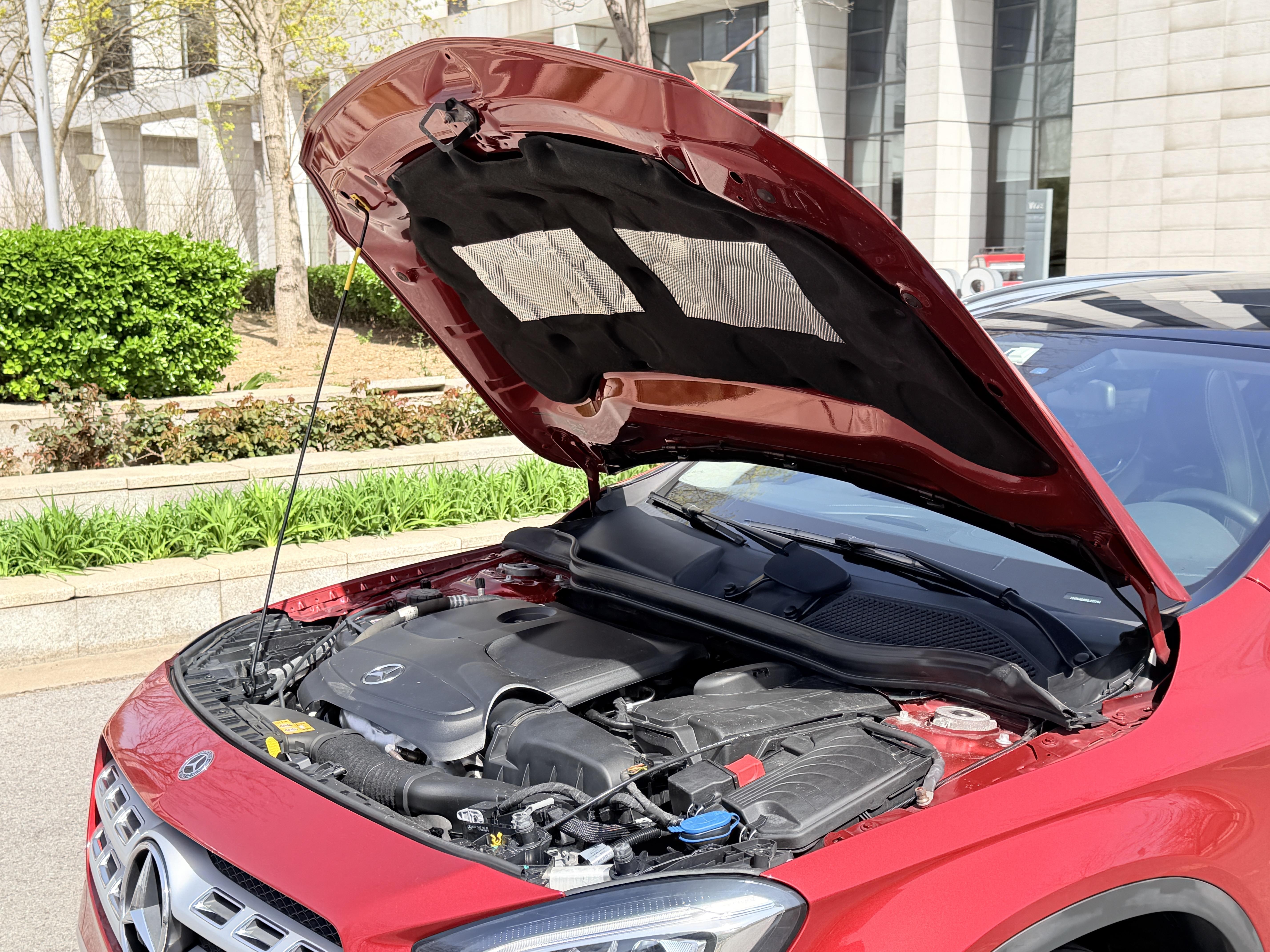 Mercedes-Benz GLA 2018 thumb 6