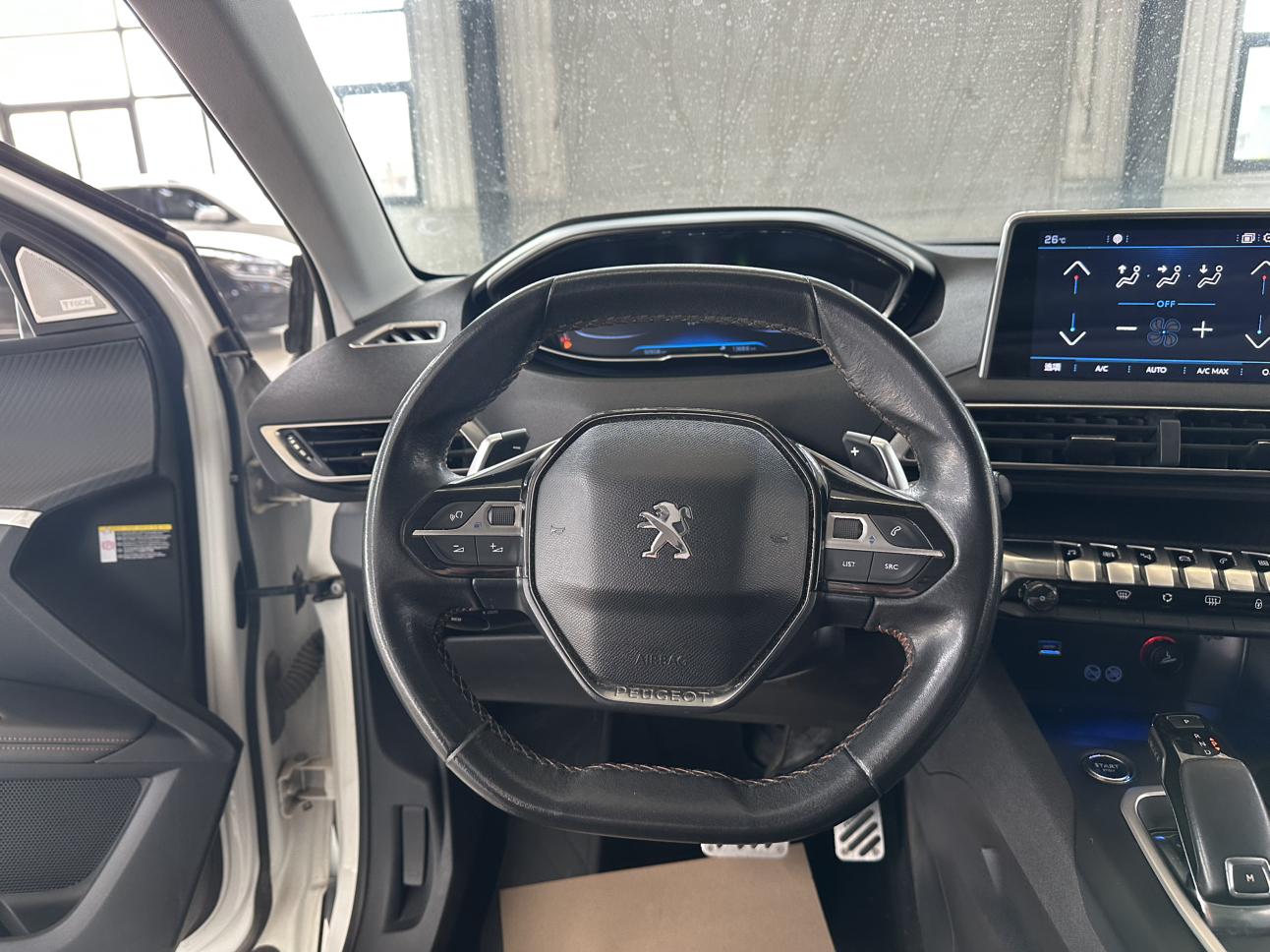 Peugeot 5008 2017 thumb 11