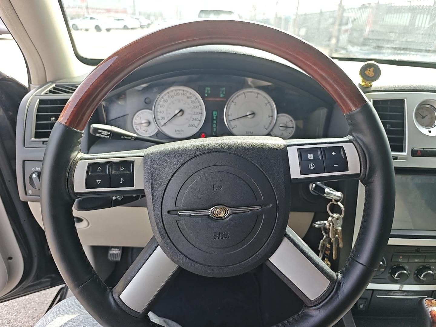Chrysler 300C 2006 thumb 8
