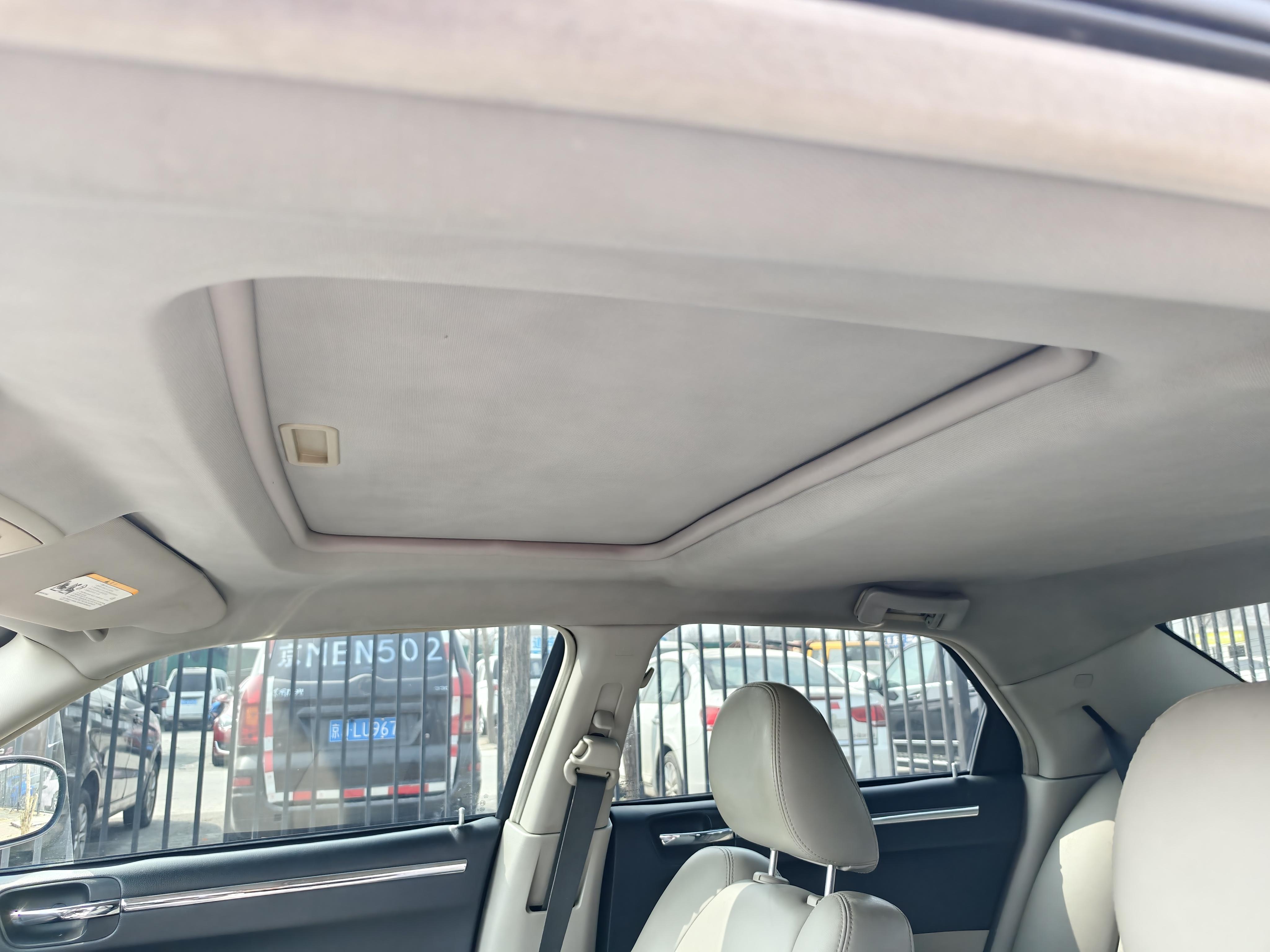 Chrysler 300C 2006 thumb 12