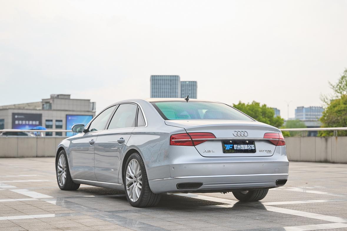 Audi A8 2014 thumb 3