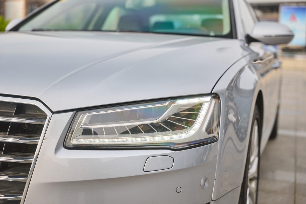 Audi A8 2014 thumb 6