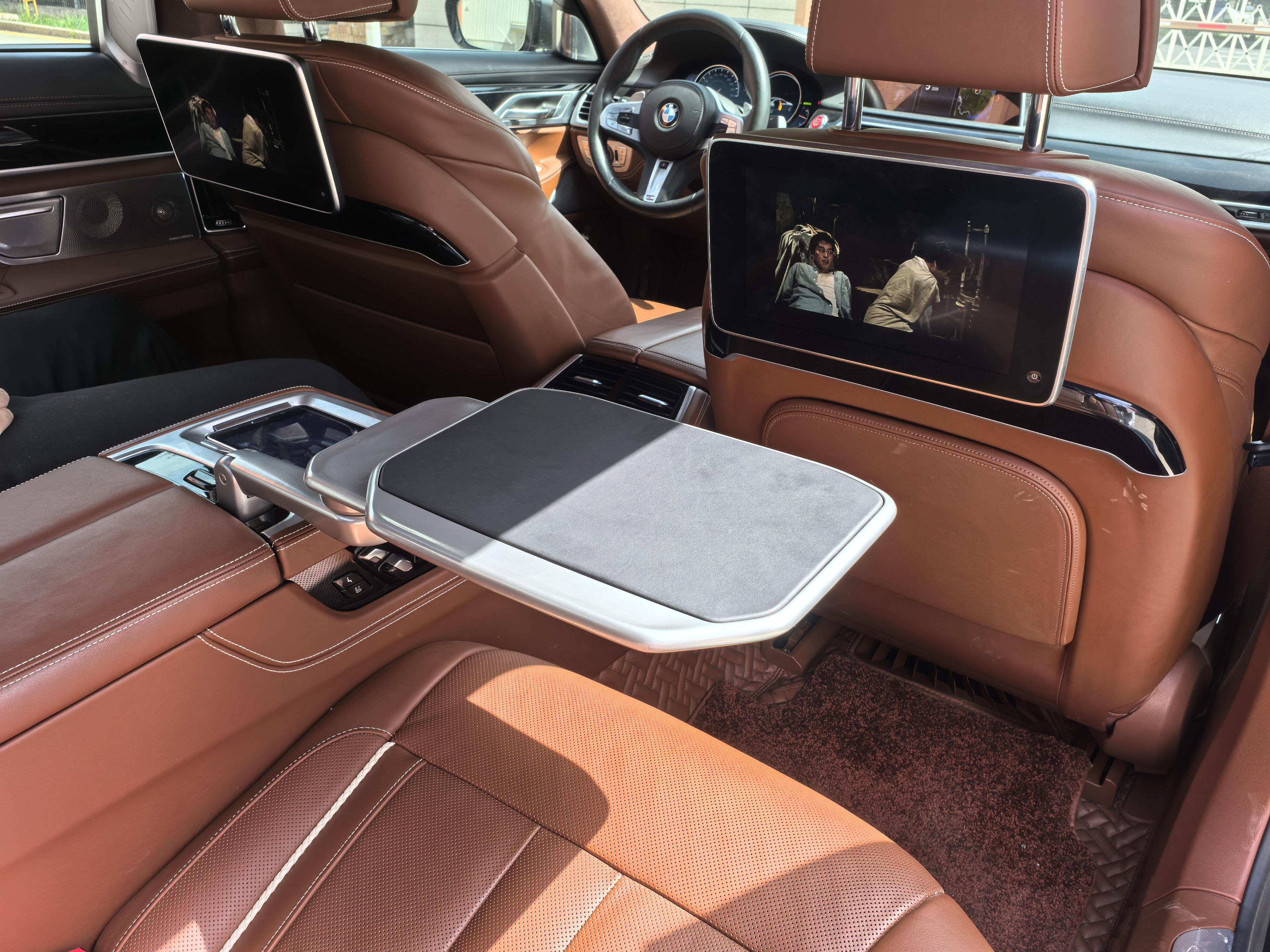 BMW 7 серии 2018 thumb 10