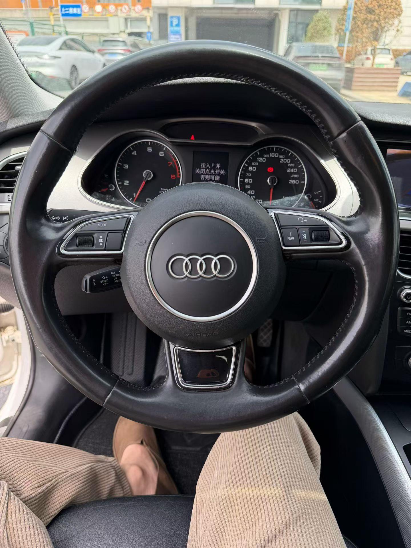 Audi A4 2015 thumb 5