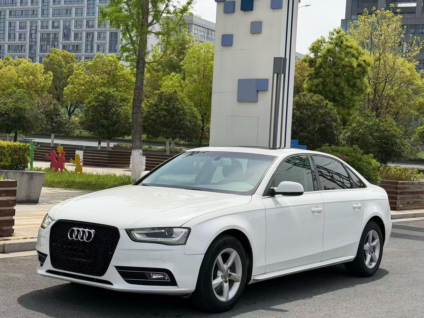 Audi A4 2015 thumb 8