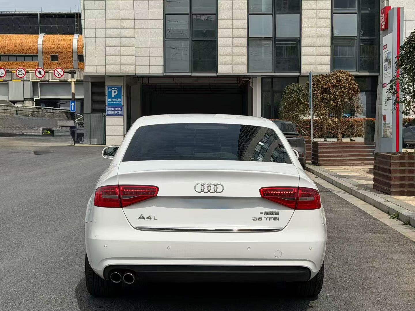Audi A4 2015 thumb 10