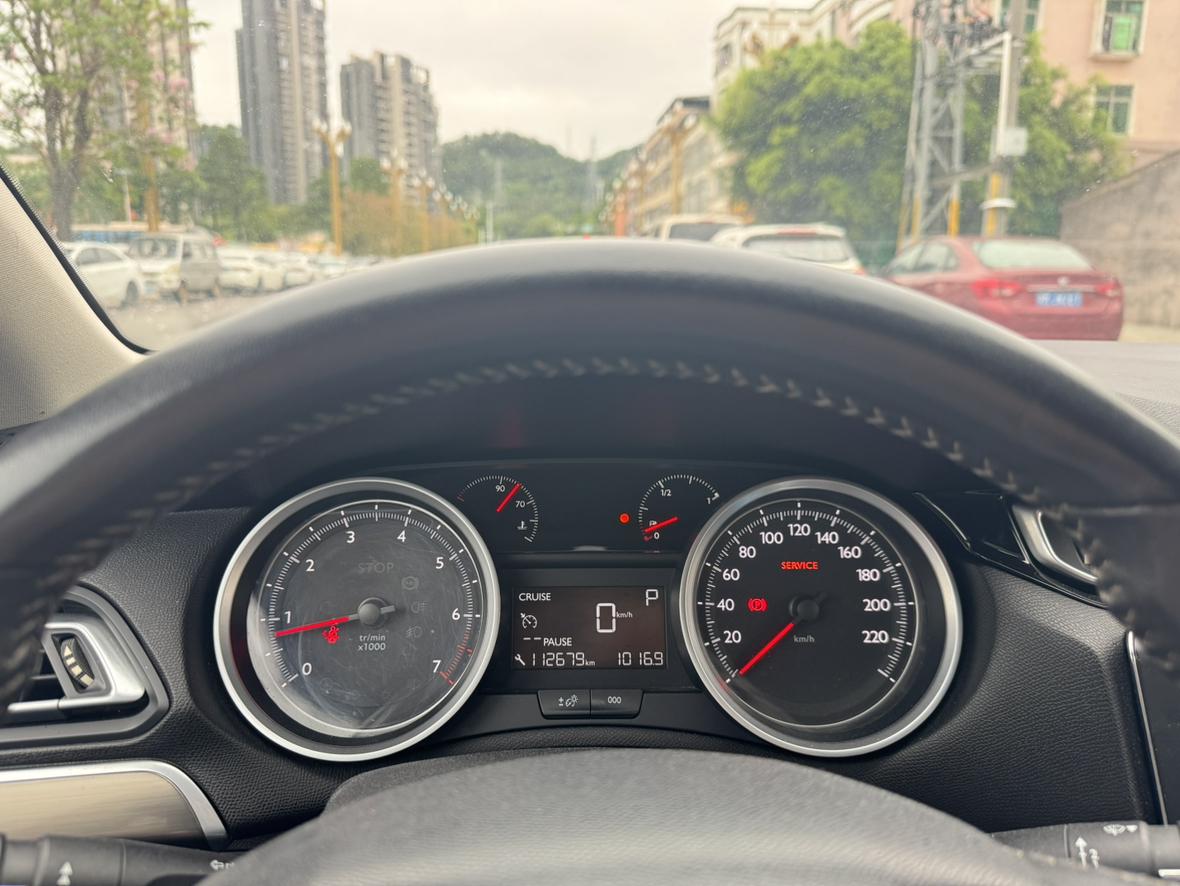 Peugeot 408 2016 thumb 8