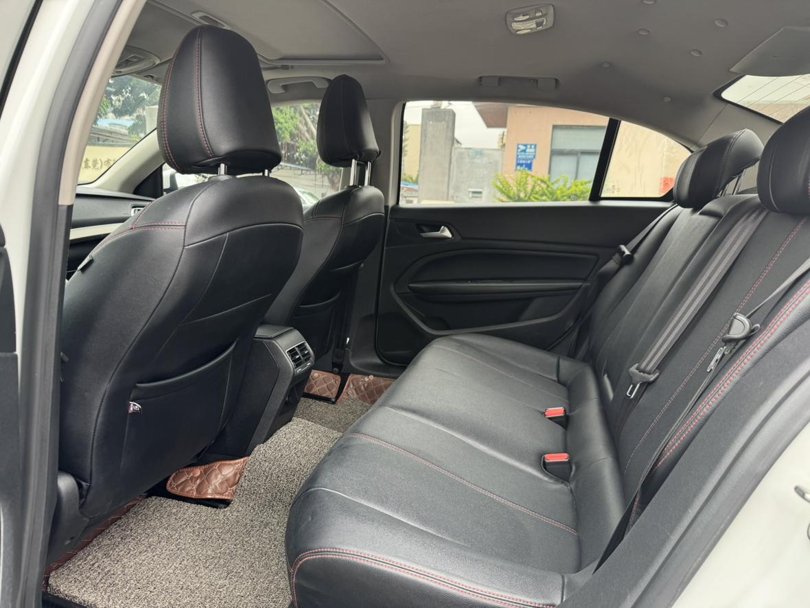 Peugeot 408 2016 thumb 10