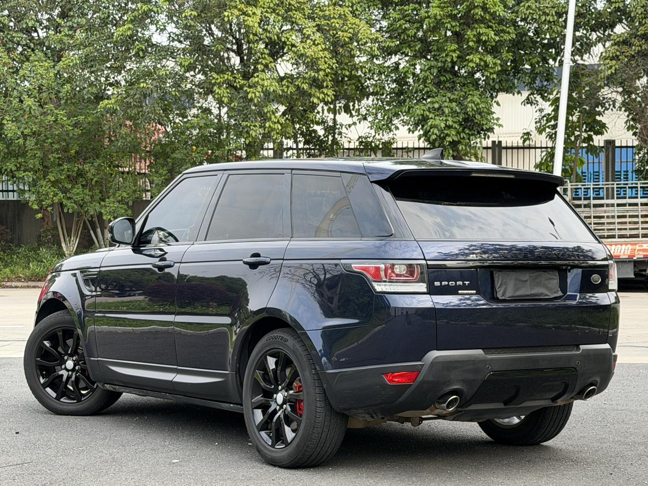 Land Rover Range Rover Sport 2017 thumb 2