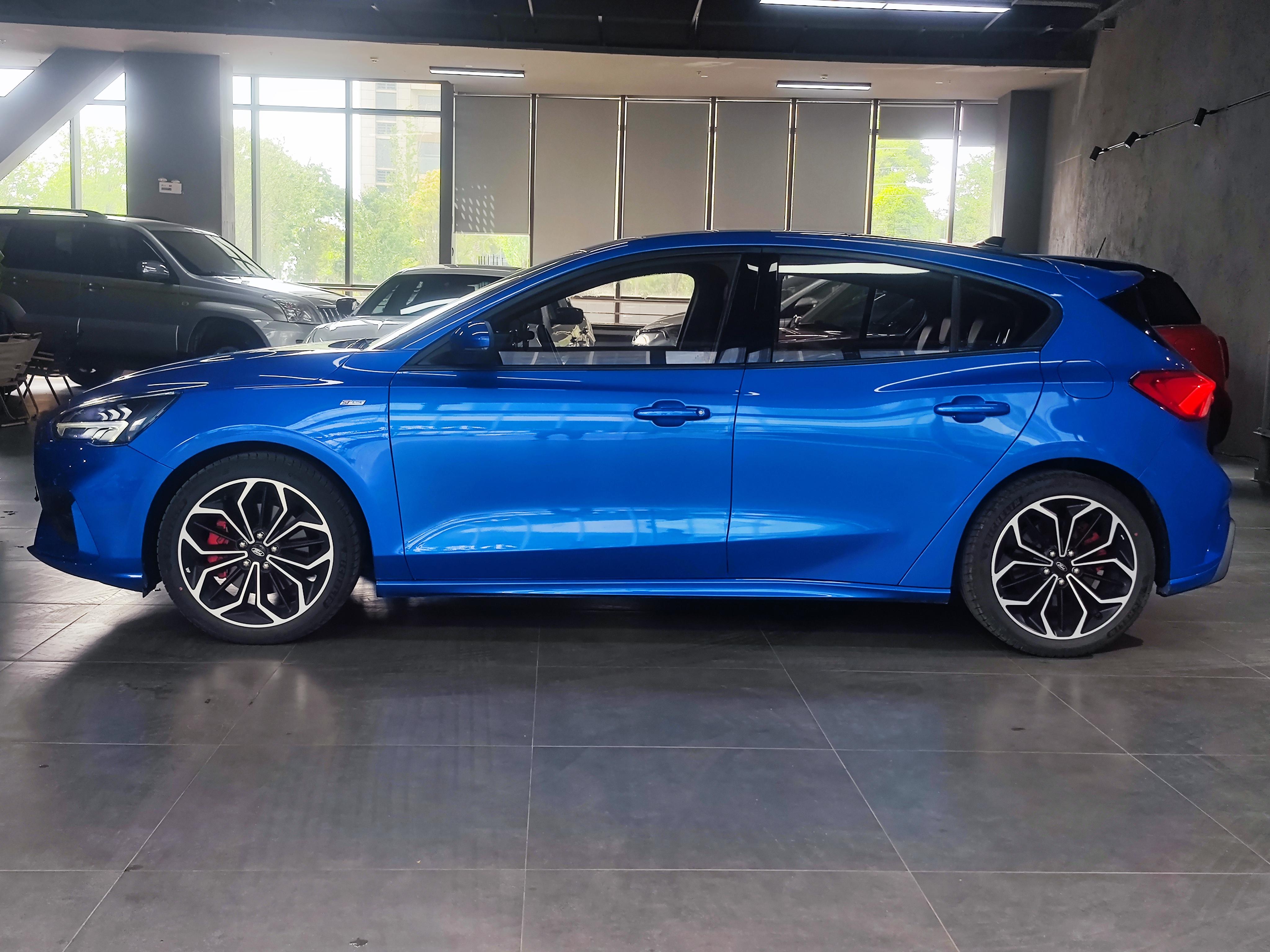 Ford Focus ST 2020 thumb 2