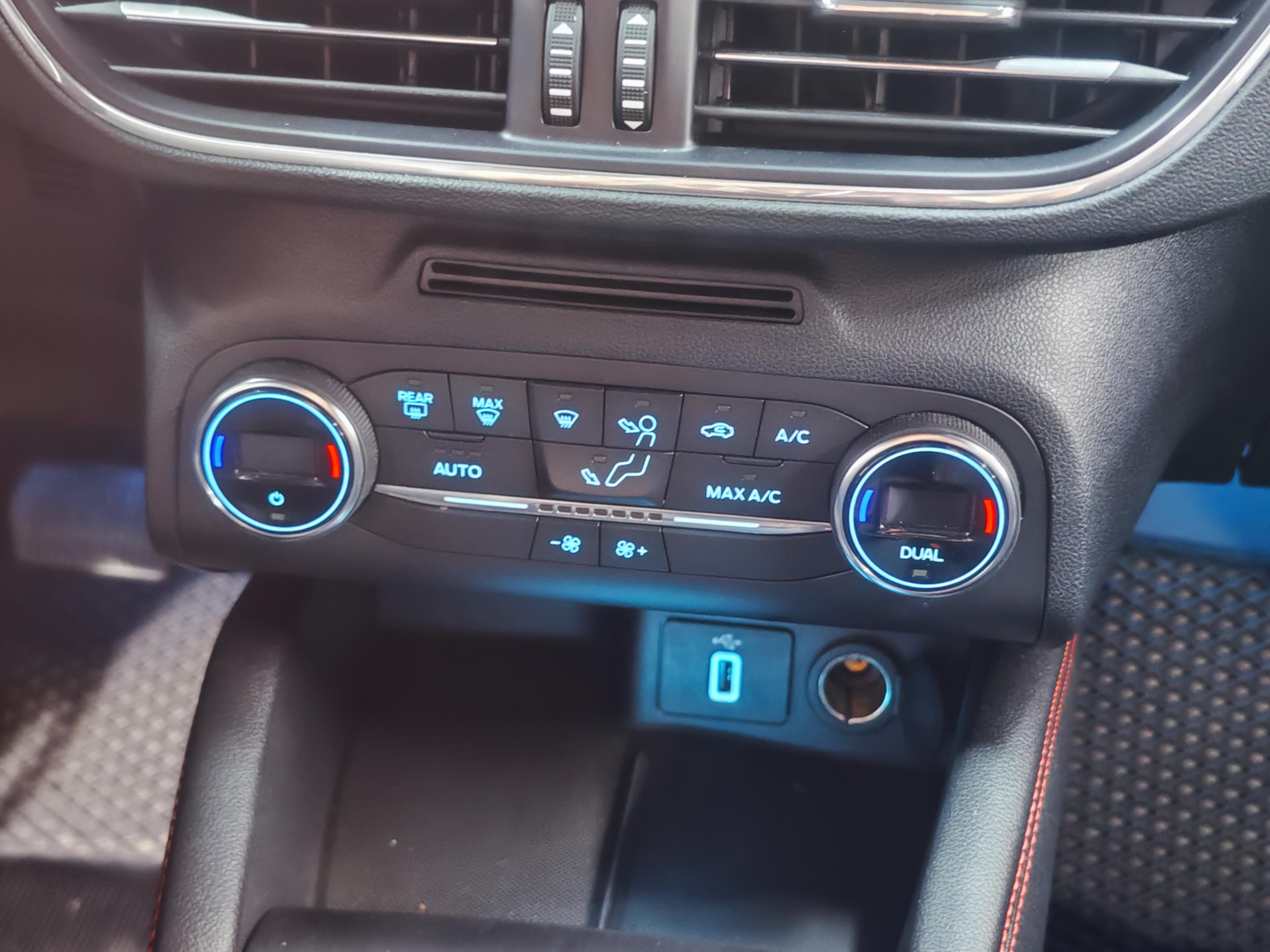Ford Focus ST 2020 thumb 7