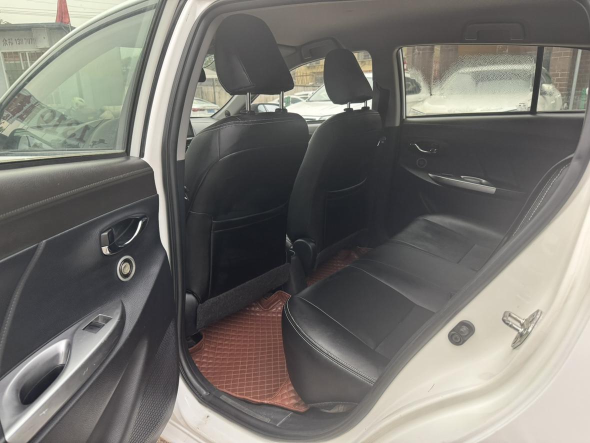 Toyota Yaris 2015 thumb 7
