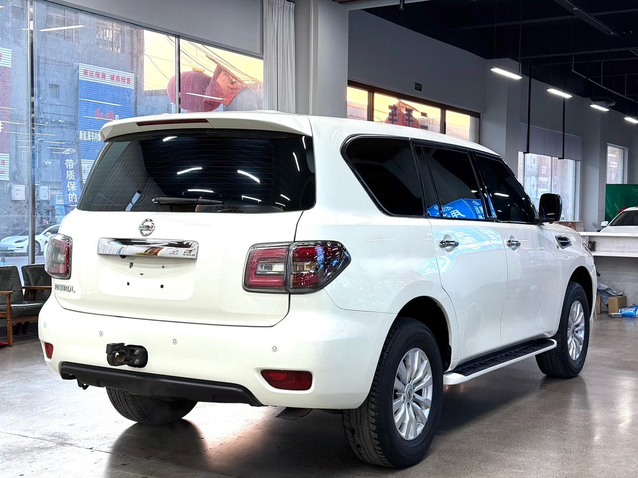 Nissan Patrol 2018 thumb 5