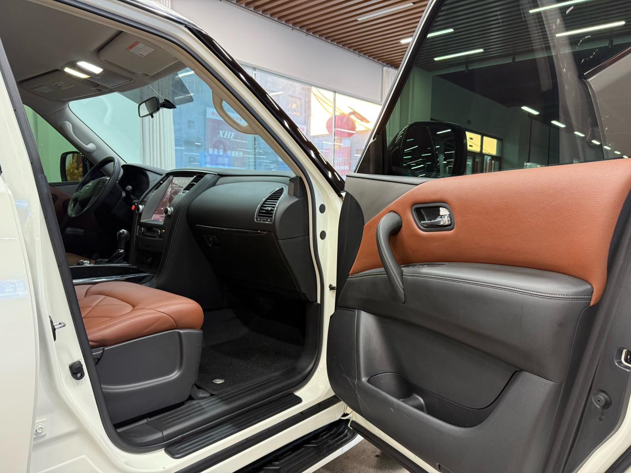 Nissan Patrol 2018 thumb 11