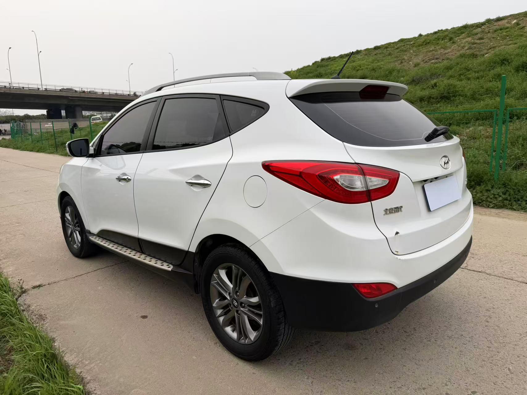 Hyundai ix35 2013 thumb 2