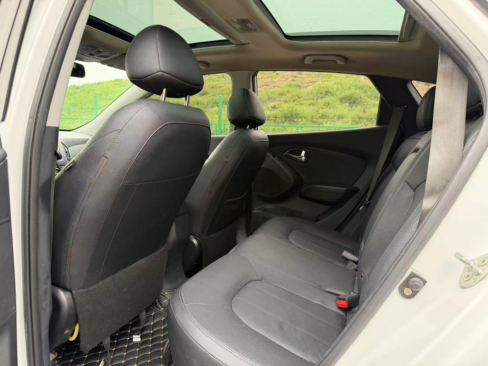 Hyundai ix35 2013 thumb 12