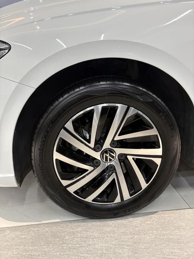Volkswagen Lavida XR 2023 thumb 5