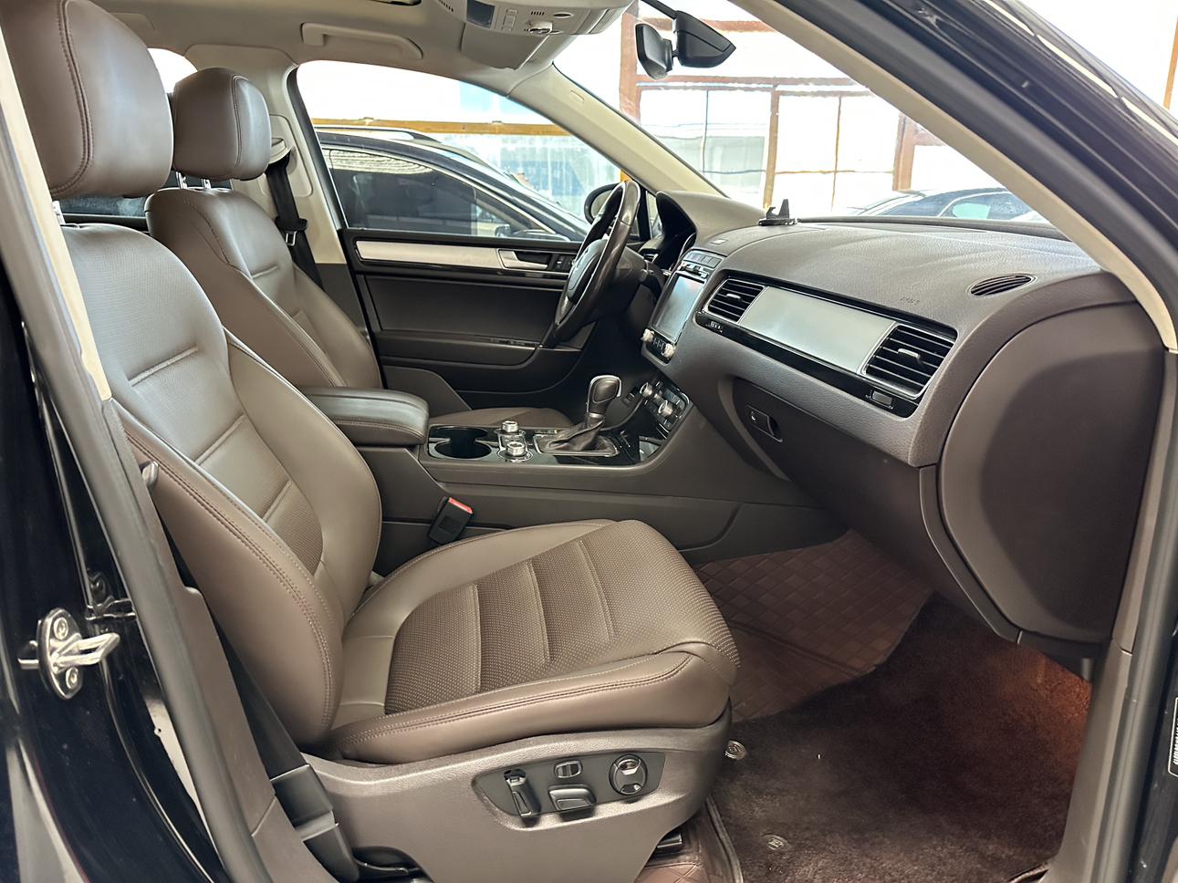 Volkswagen Touareg 2017 thumb 8