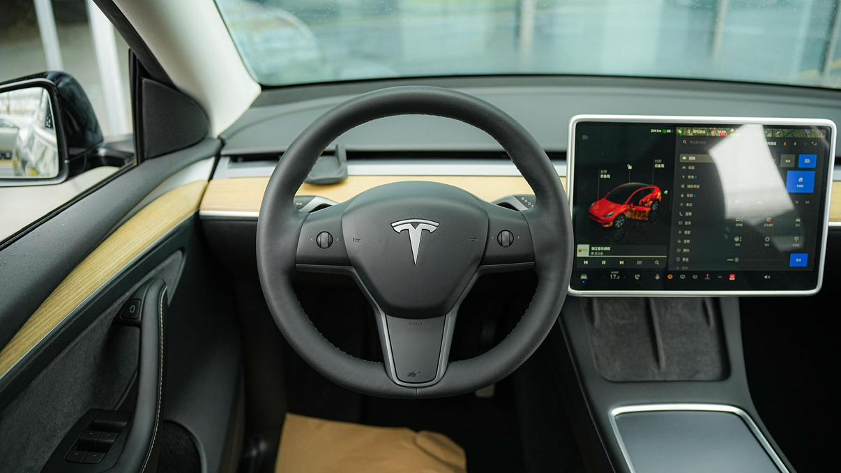 Tesla Model Y 2022 thumb 9