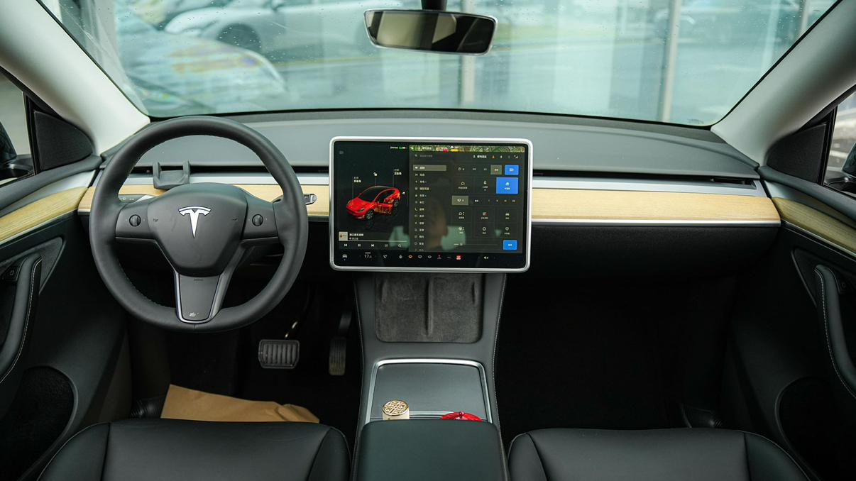Tesla Model Y 2022 thumb 10