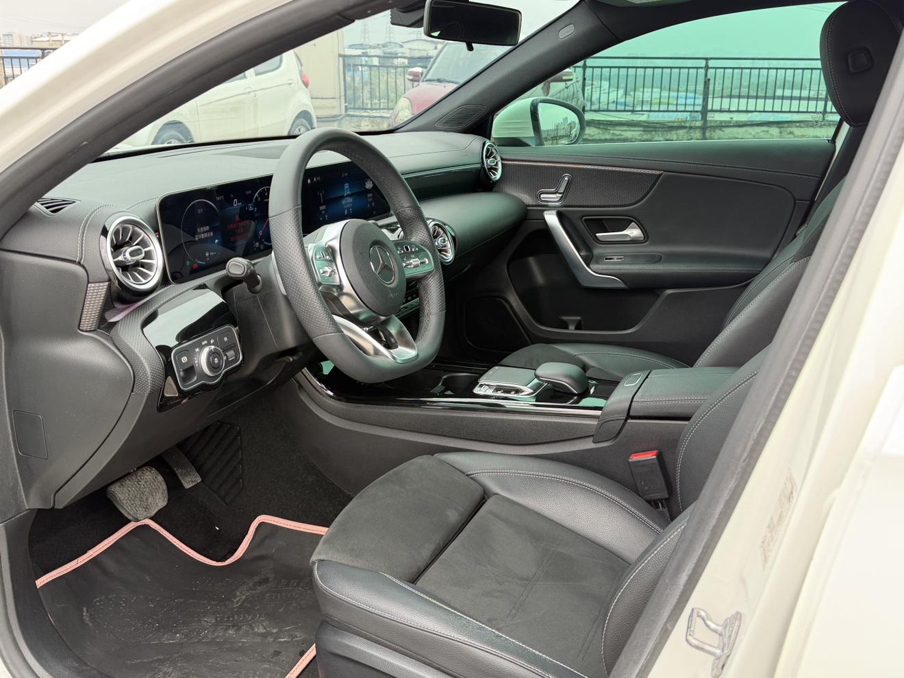 Mercedes-Benz A-Class 2020 thumb 6