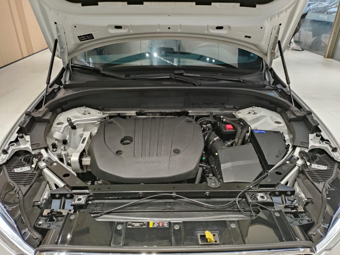 Volvo XC60 2023 thumb 6