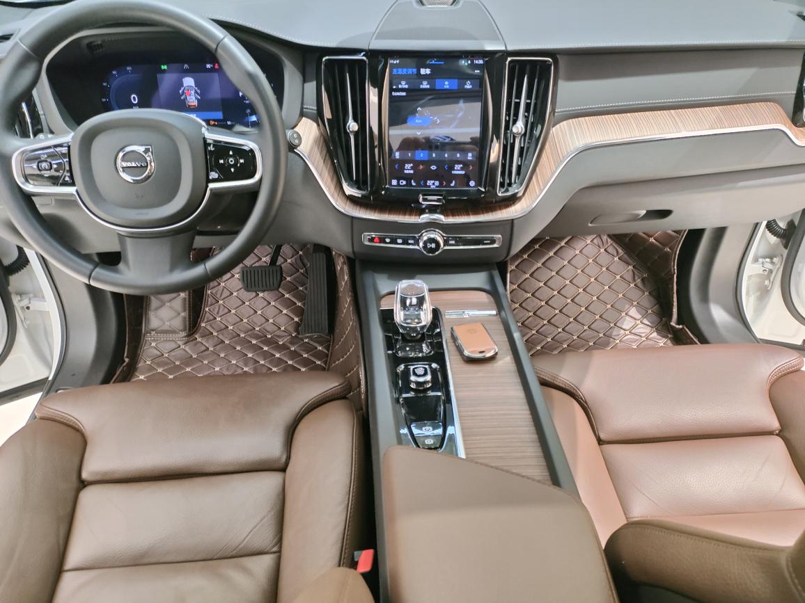 Volvo XC60 2023 thumb 8