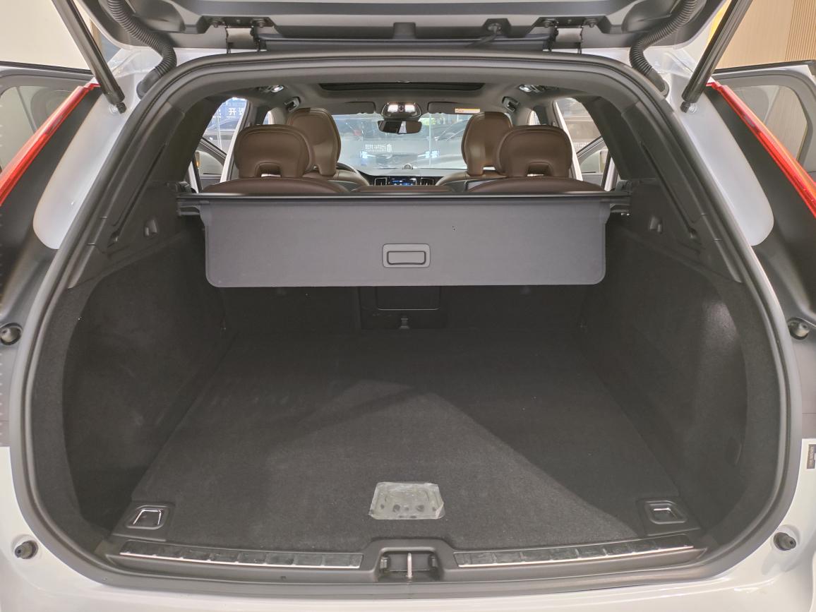 Volvo XC60 2023 thumb 12