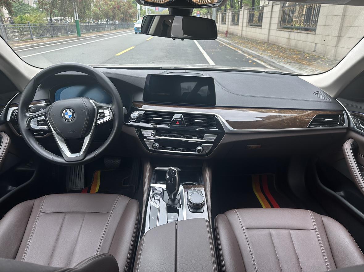 BMW 5 серии 2019 thumb 5