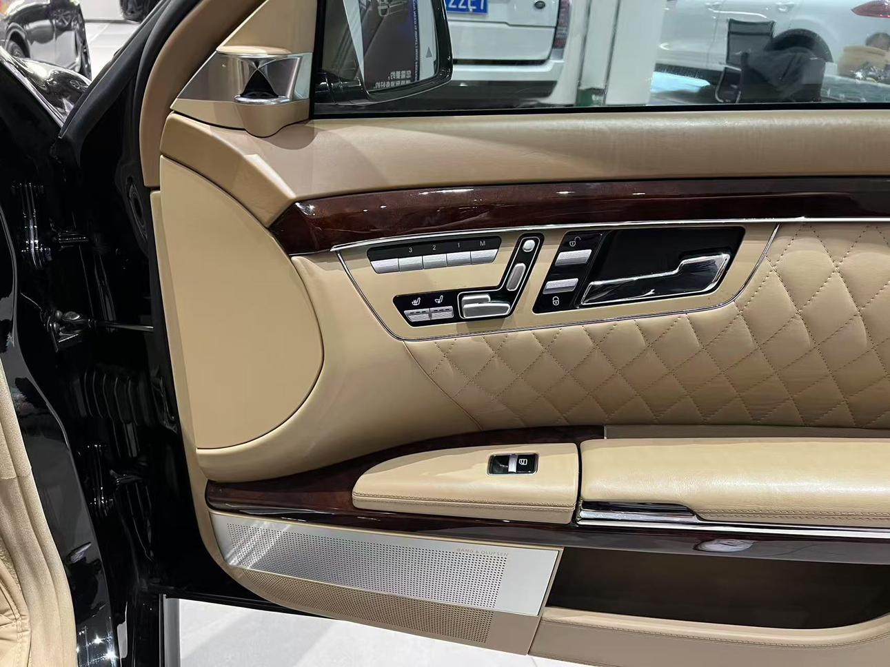 Mercedes-Benz S-Class 2010 thumb 8