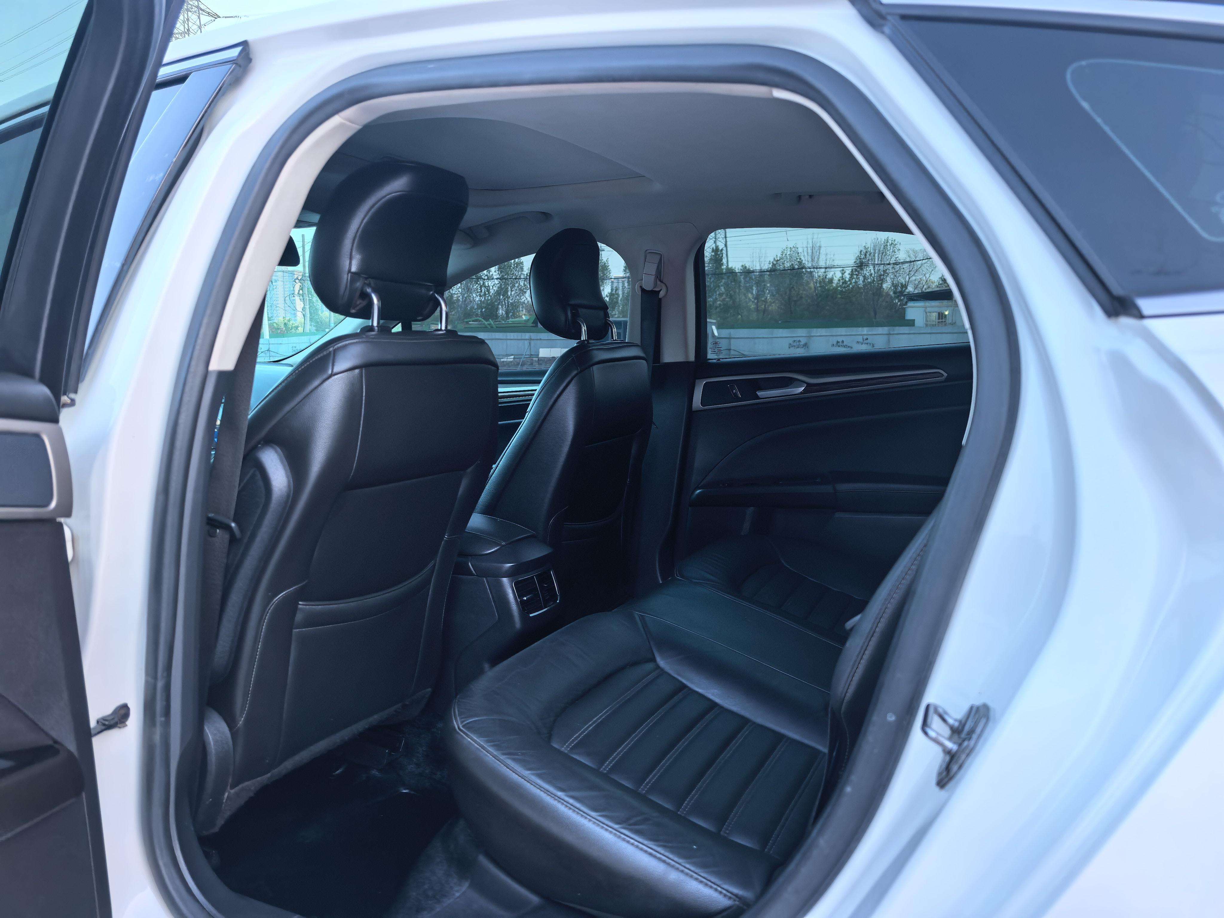 Ford Mondeo 2013 thumb 7