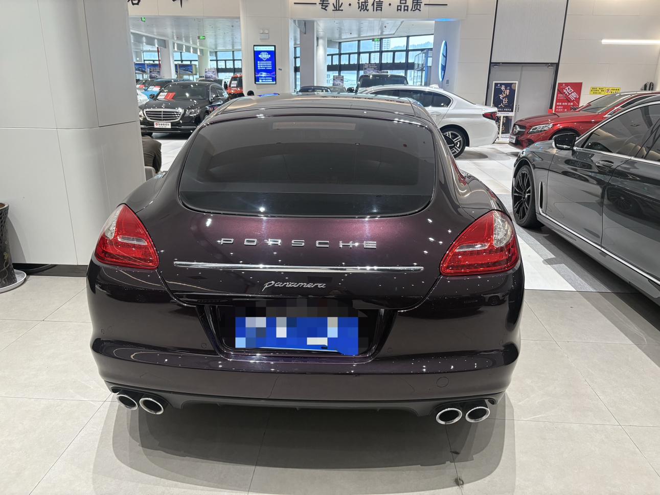 Porsche Panamera 2010 thumb 3