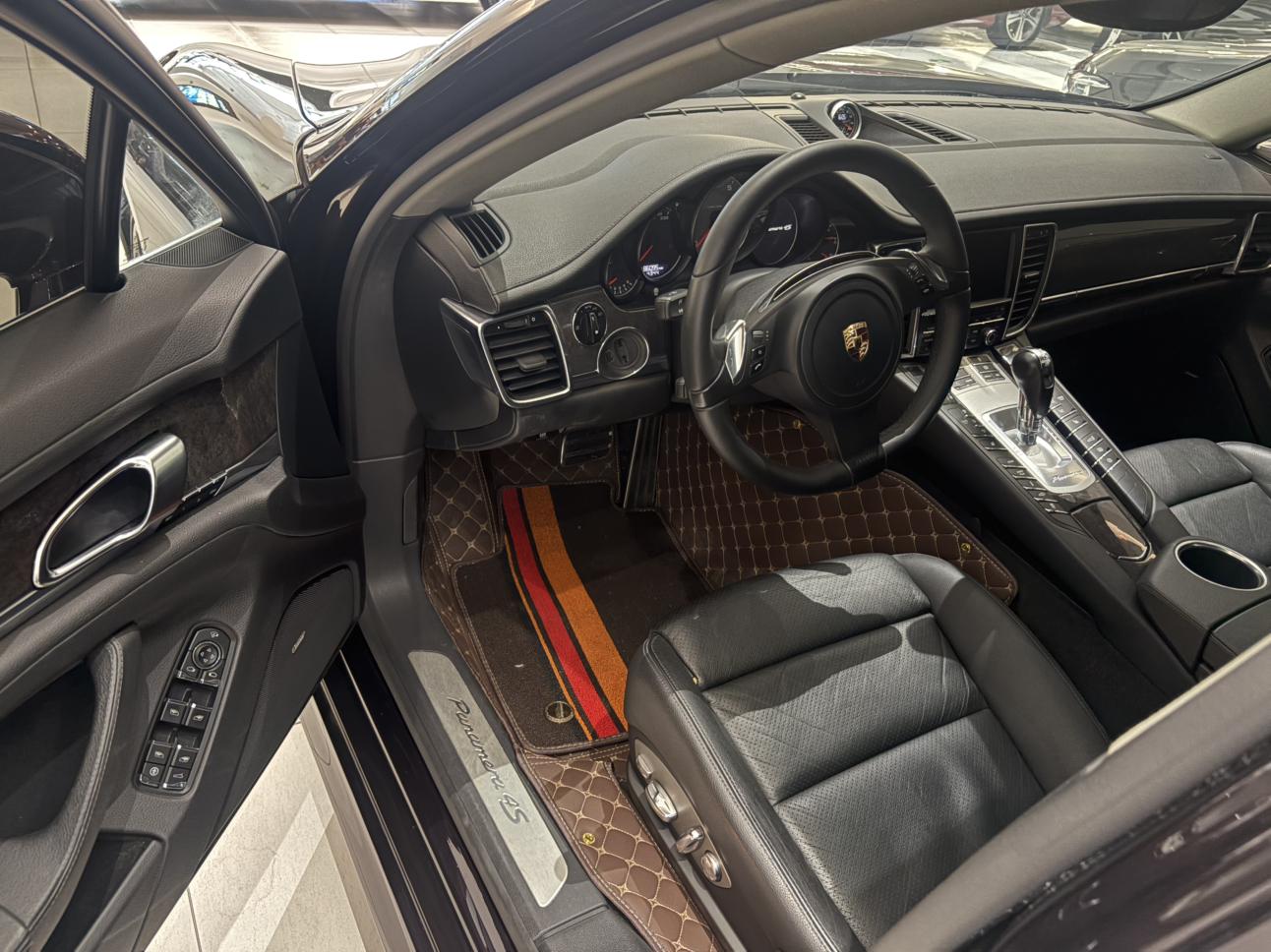 Porsche Panamera 2010 thumb 11