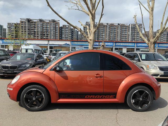 Volkswagen Beetle 2010 thumb 2