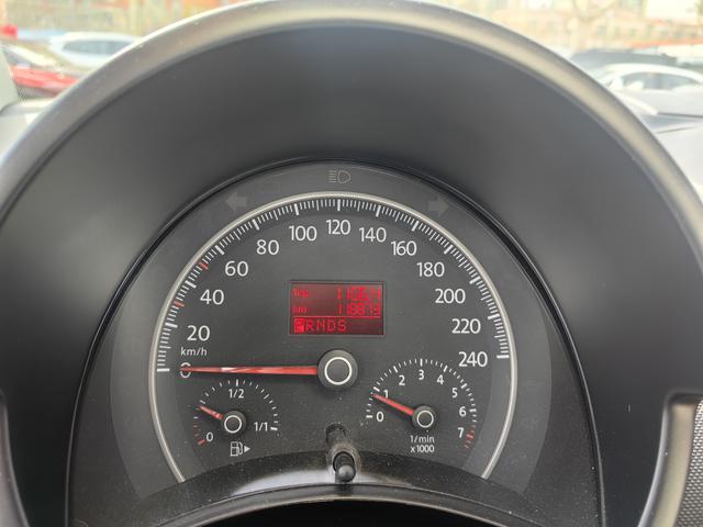 Volkswagen Beetle 2010 thumb 11