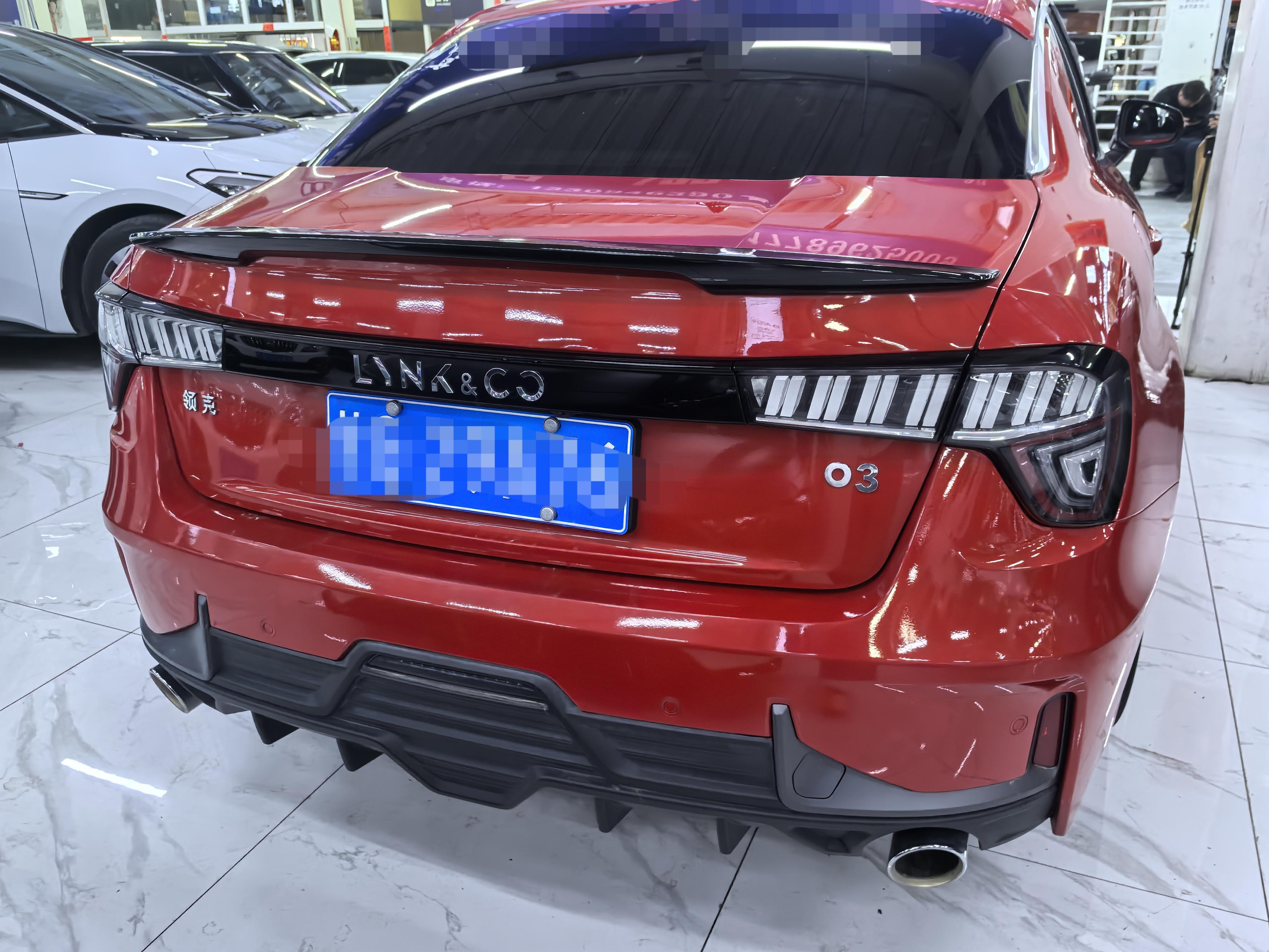 Lynk & Co 03 2019 thumb 3