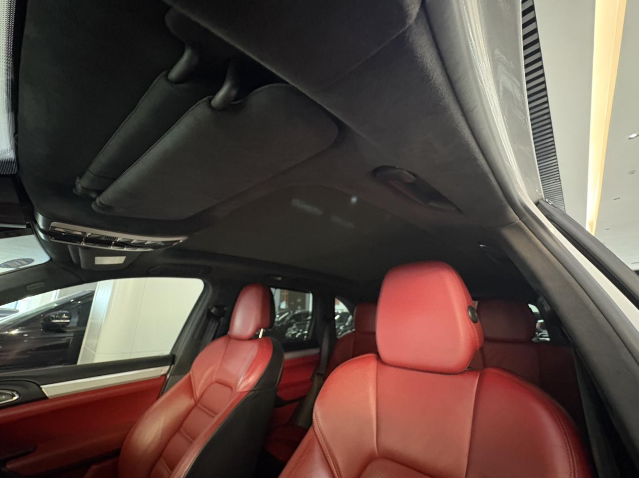 Porsche Cayenne 2015 thumb 11